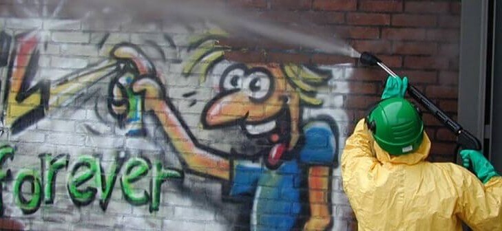 Cómo borrar graffitis y otros rayados de los muros