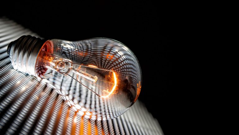 FNE autorizó venta de CGE a State Grid