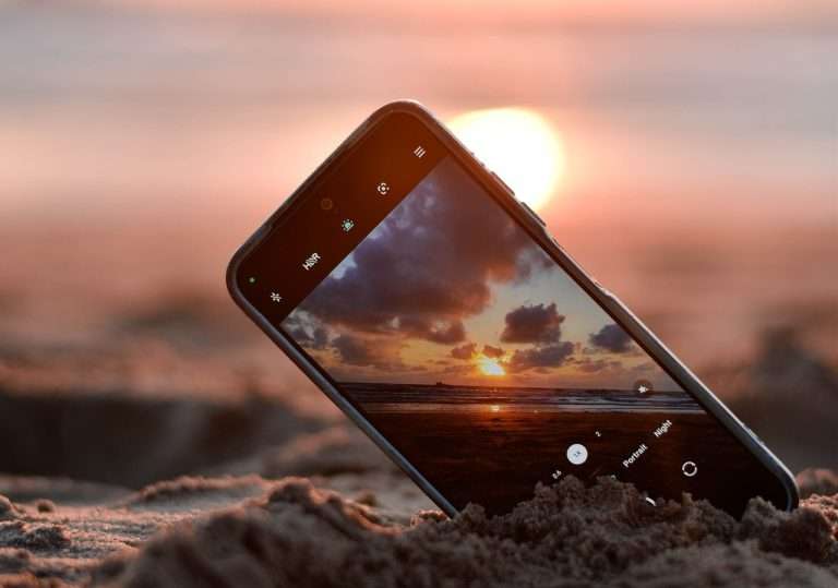 Fotografías de archivo o imágenes generadas por IA, ¿cuál es la mejor opción?